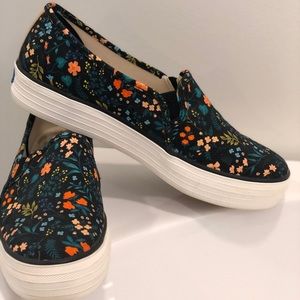 Size 8 Keds flower pattern!